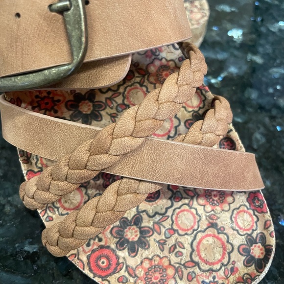 Slides - Picture 3 of 4